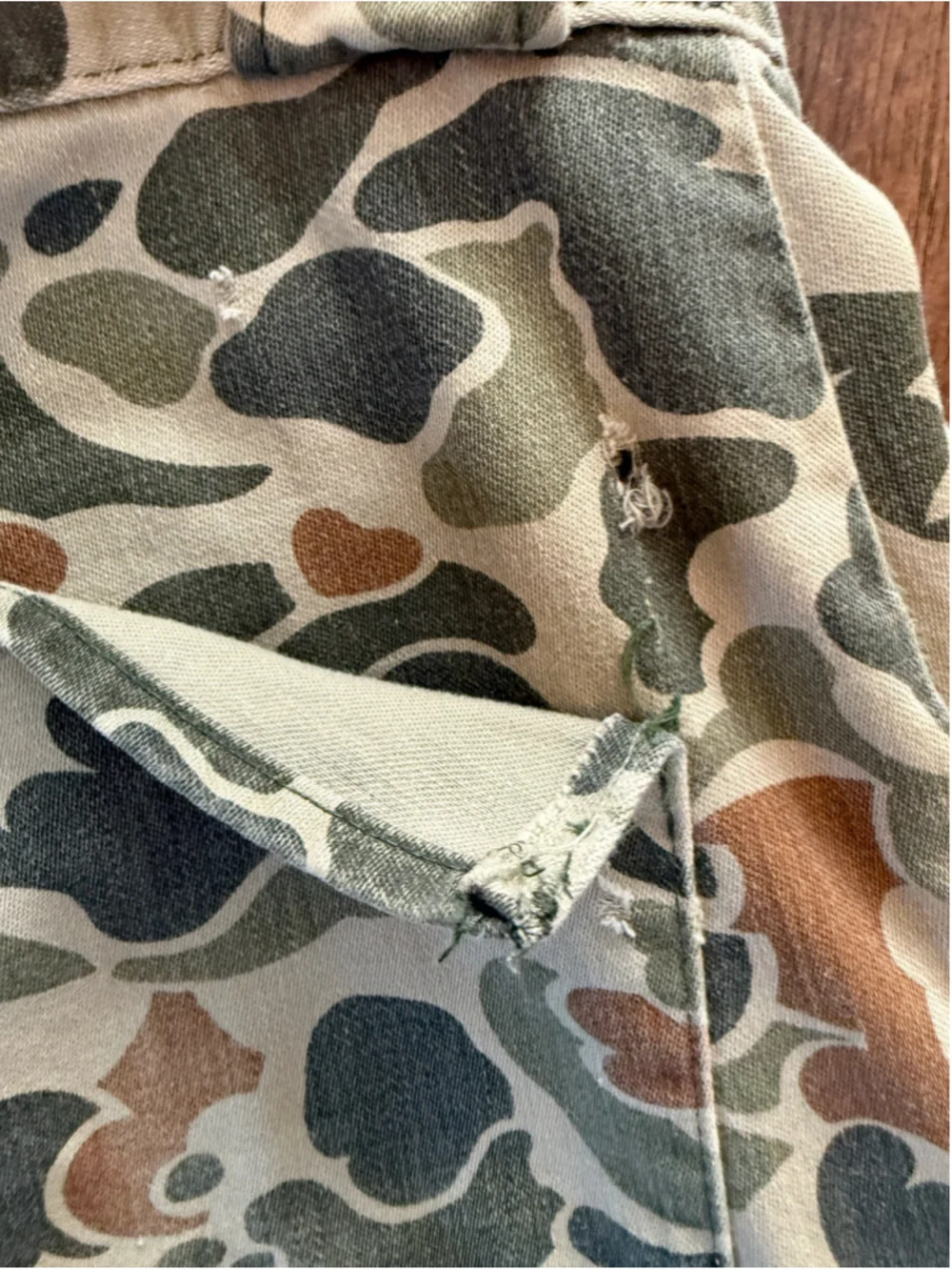Vintage Men's 10X Hunting Pants size medium Green Camo Outdoor Utility Trousers